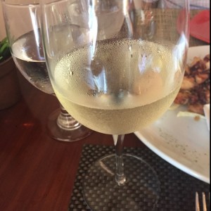 vino blanco de la casa