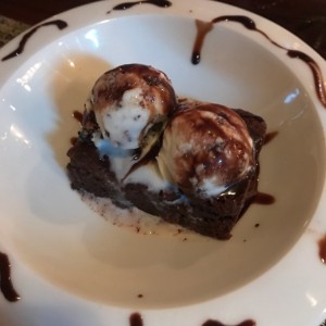 brownie con helado 