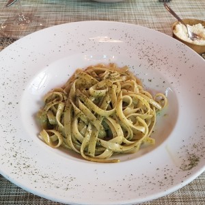 Fetuccini al pesto 