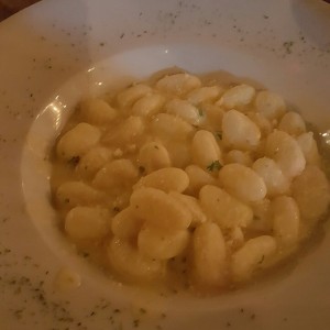 Gnocchi en salsa blanca