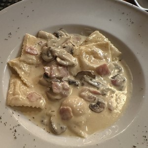 Ravioli de Pollo a la Boscaiola