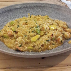 risotto langostinos y aguacate