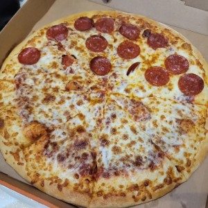 Pizza Super Cheese Cheese