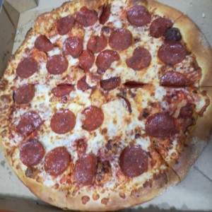 Pizza con Pepperoni Familiar 14