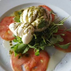 Antipasti - Burrata italiana