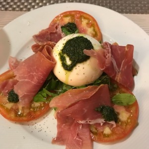 Burrata con Jamon Serrano