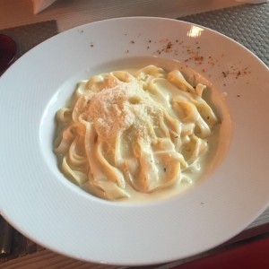 pasta con salsa crema. 