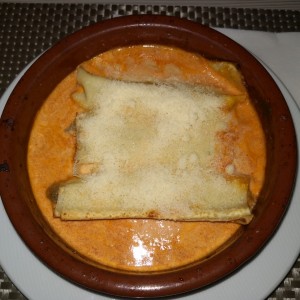 Canelones Rossini en salsa rosada