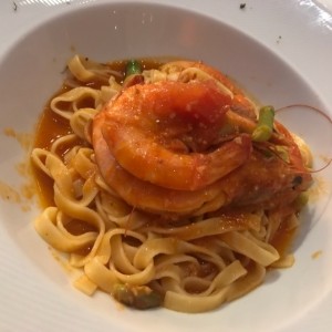 Fettucini filleto con langostinos