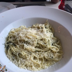 spaghetti al olio