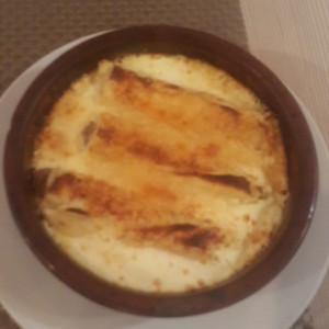 canelones de carne con salsa blanca