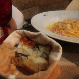 Linguinni en Salsa Alfredo con Pollo
