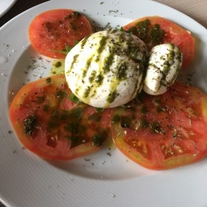 Antipasti - Burrata italiana