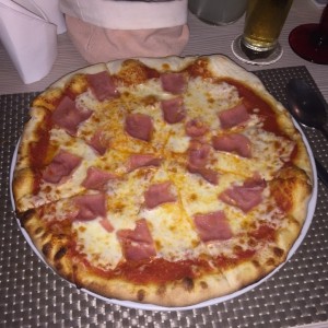 pizza de jamon cocido 