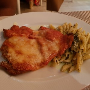 milanesa de pollo a la parmesana