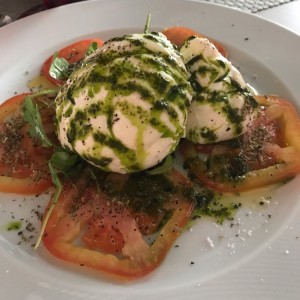 Antipasti - Burrata italiana