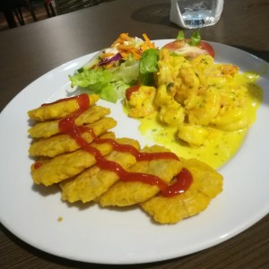 camarones en salsa de coco y curry