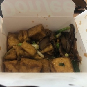 tofu con hongos