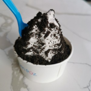 Yogurt con galleta oreo