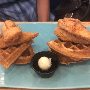 waffle con pollo