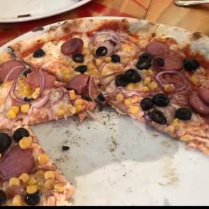 LA PIZZA - Reggio Emilia con cebolla y maiz