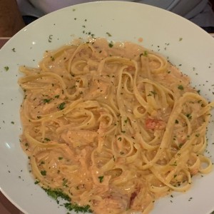 Penne rosate (penne substituido por fettuccine)