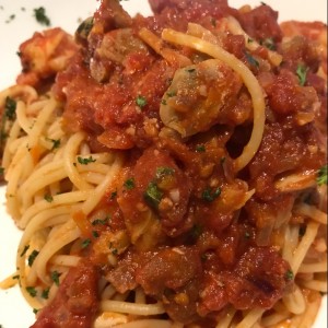LE PASTE - Spaghetti Jesolo en salsa roja