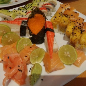 combo rolls sashimi 