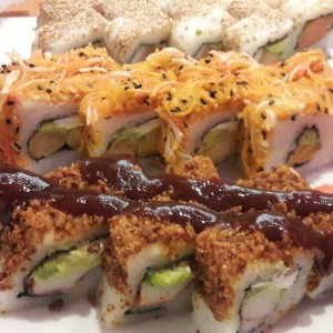 krunchyroll (cangrejo), Dragonroll (camaron), Calirlforniroll (salmon)