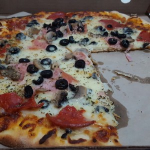 pizza 4 estaciones mediana