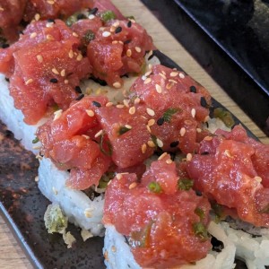 SUSHI ROLLS - Spicy Tuna Roll