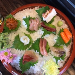 CHEF'S COMBINATIONS - SASHIMI SAMPLER