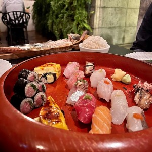 Chefs Combinations - Sushi Sampler