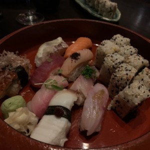 CHEF'S COMBINATIONS - SUSHI SAMPLER