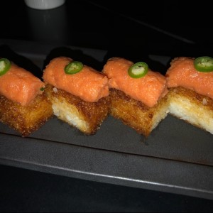 crispy rice cakes - salmon