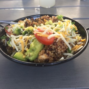 quinoa bowl mexicano