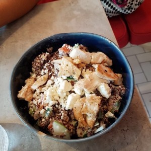 bowl griego de quinoa