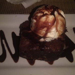 brownie con helado