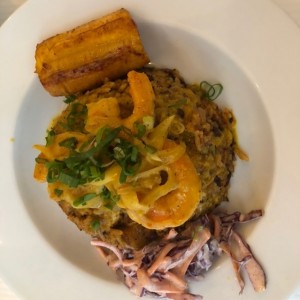 arroz con puerco y camarones