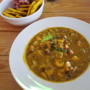 pulpo co  salsa de curry y coco