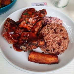 Jerk chicken platter