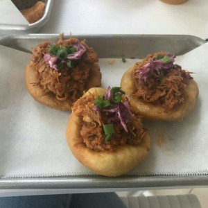 hojaldres pulled pork