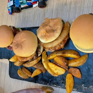 Lo Nuevo - Mini Burgers