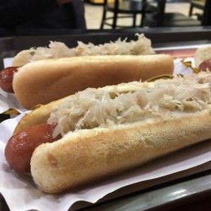 Hot Dogs con repollo agrio (sauerkraut)