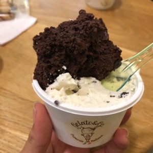 gelato vegano de chocolate sin azucar y strachiatela