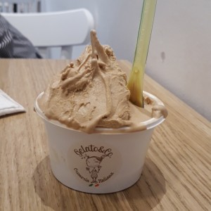 Gelato dulce de leche