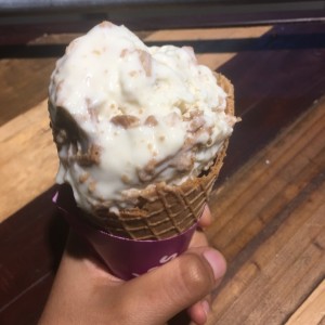 Helado con base de yogurt de waffle crown