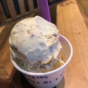 helado de maracuya con leche condensada y pistacho