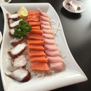 cortes de Marisco pulpo, salmon y pescado