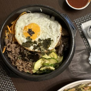 Platos Fuertes - Bibimpap Con Bulgogi